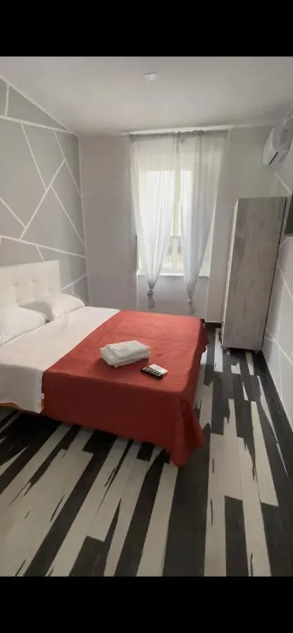 Room Rental Piazza Garibaldi Naples 0*,  Italy