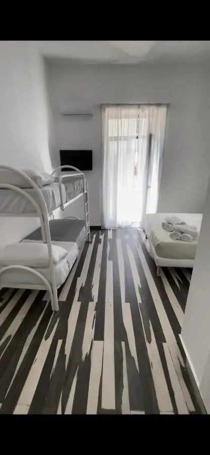 Room Rental Piazza Garibaldi Naples